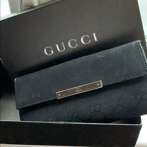 Gucci wallet and box. Good condition 💯 authentic